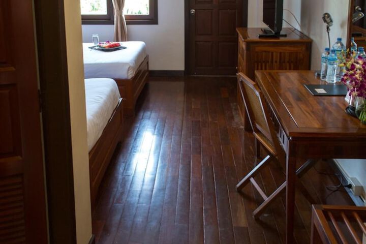 Room 6 of 36