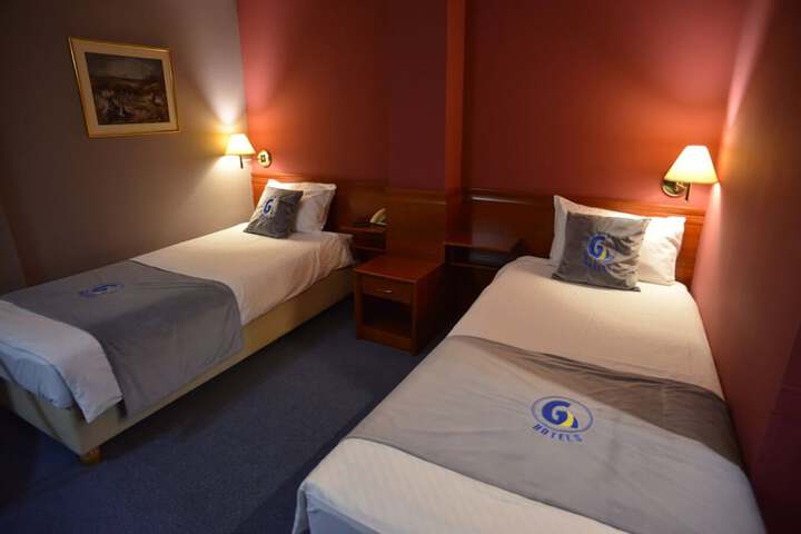 Room 13 of 35