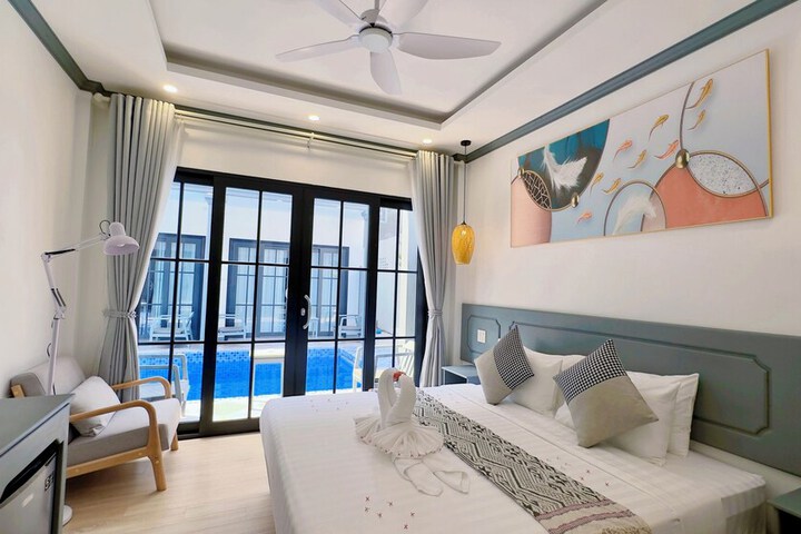 Room 11 of 26
