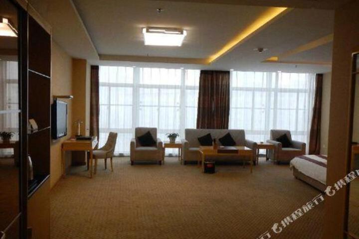 Jiuquan Chuangtong Business Hotel (Municipal Government Yumen Oilfield Company Branch)