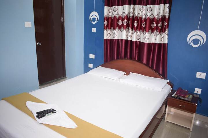 Room 10 of 18