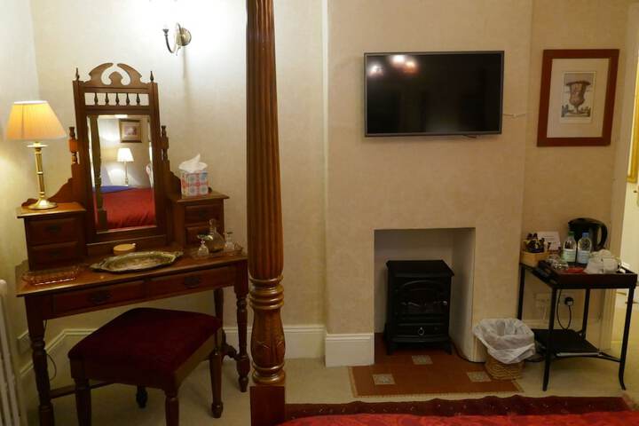 Room 13 of 79