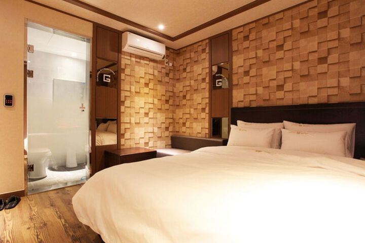 Room 35 of 75