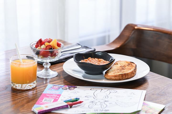 Breakfast/Coffee Service 213 of 301