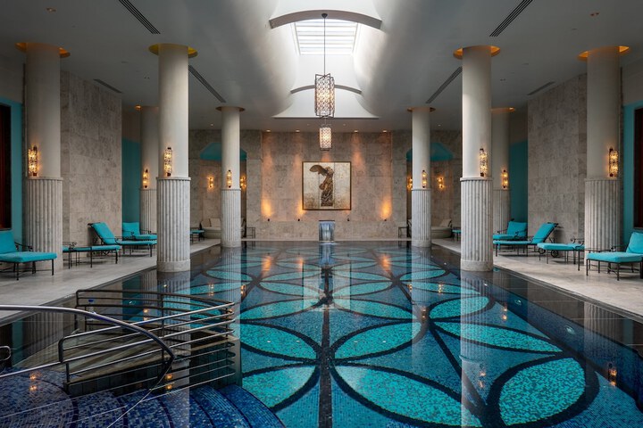 Pool Hotel