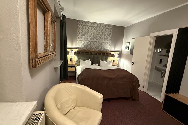 Room 18 of 47