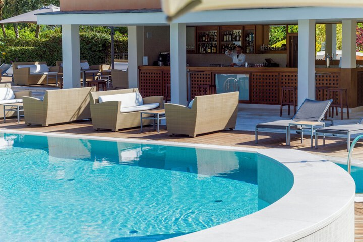 Pool 115 of 185