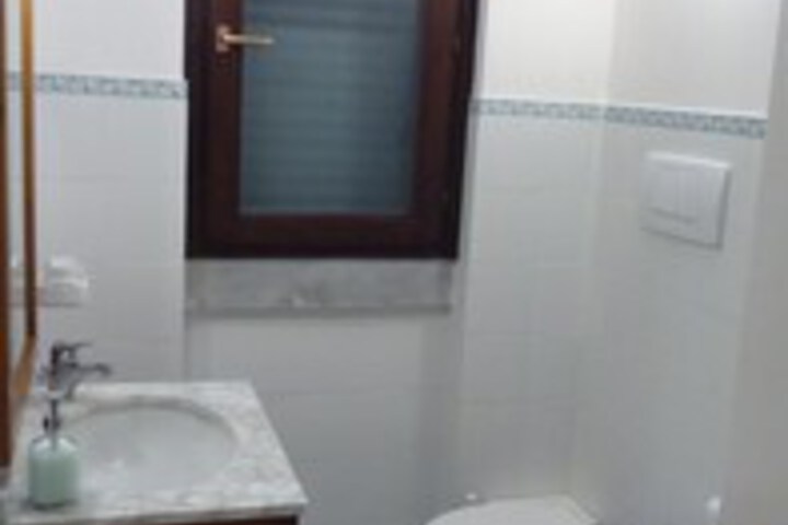 Room 2 of 53