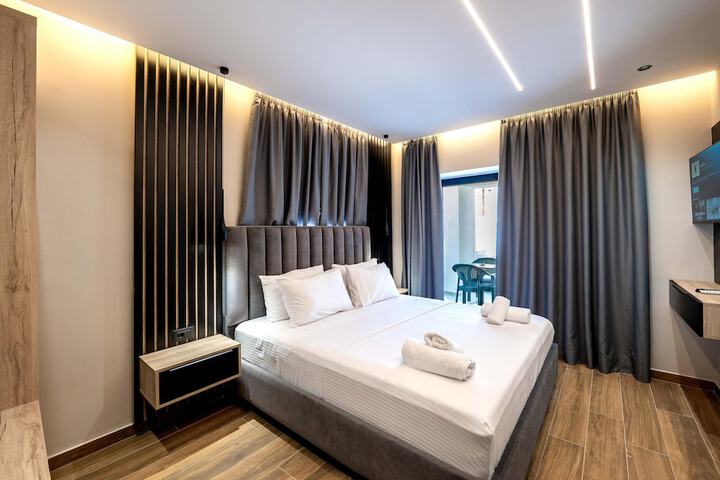 Room 53 of 85