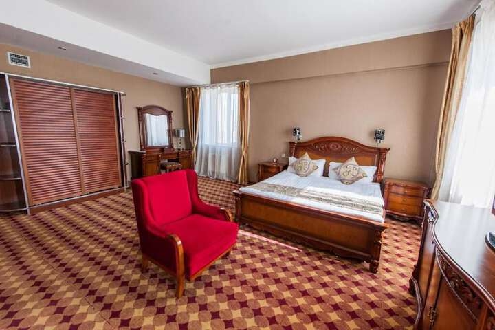 Room 15 of 48