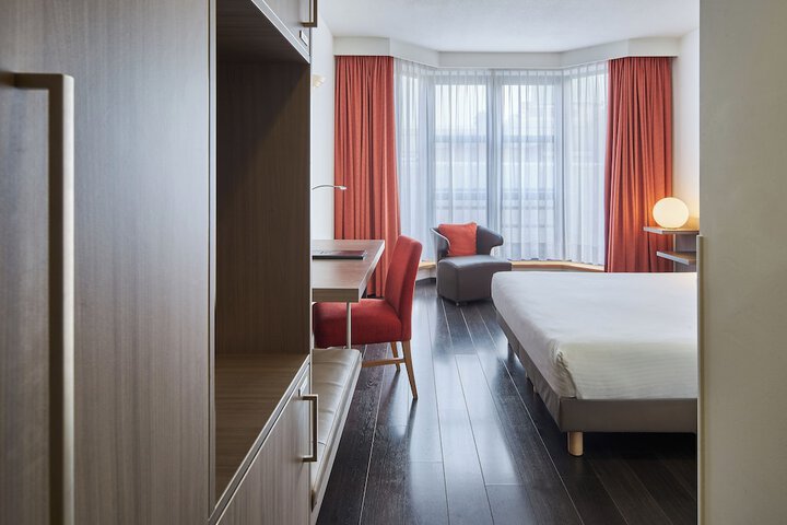 Room 18 of 55