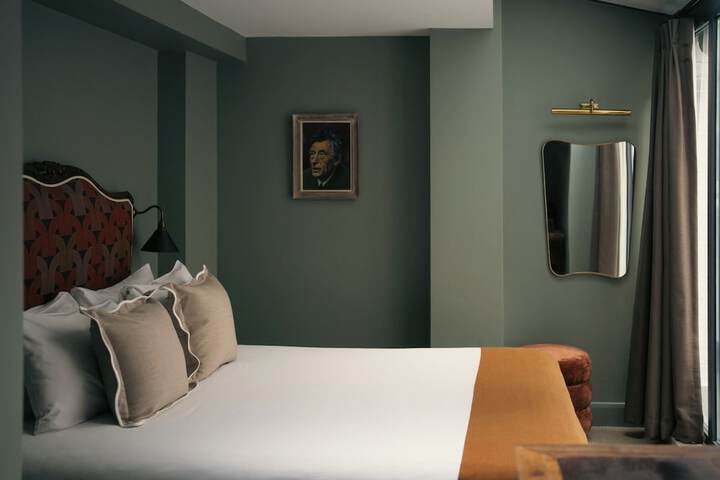 Room 80 of 209