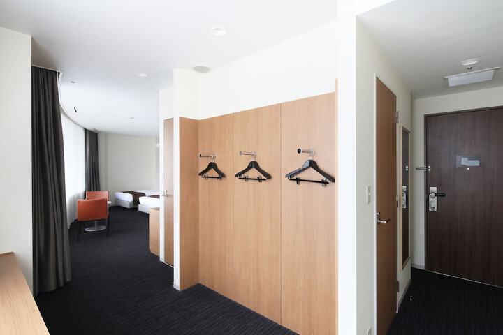 Room 25 of 93