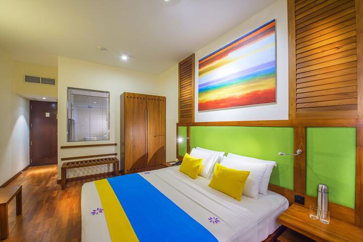 Room 8 of 40