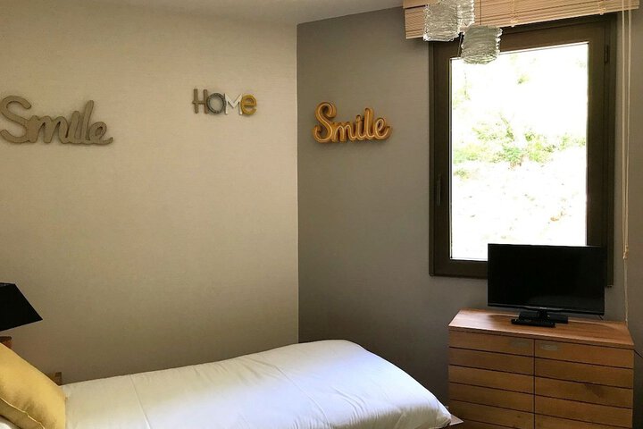 Room 2 of 38