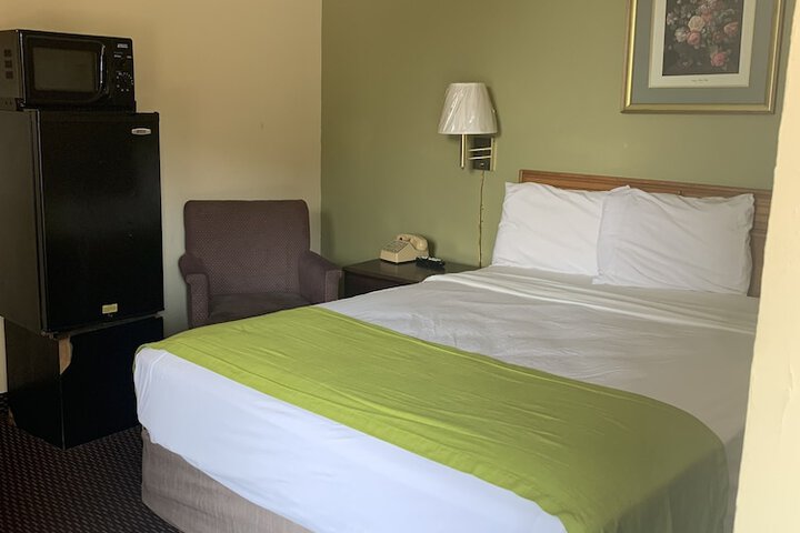 Standard 2 Queen Beds River View (9 of 9)
