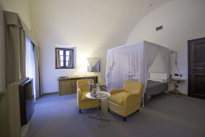 Room 12 of 35