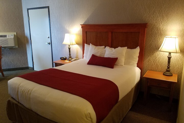 Best Western Plus Rivershore Hotel Oregon City | Bookonline.com