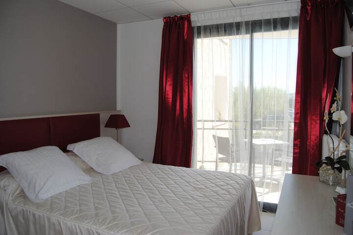 Room 6 of 53