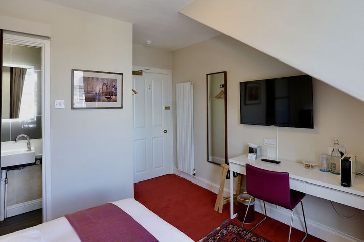 Room 2 of 159