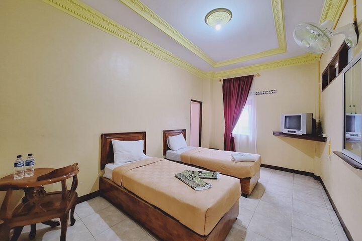 Room 11 of 23