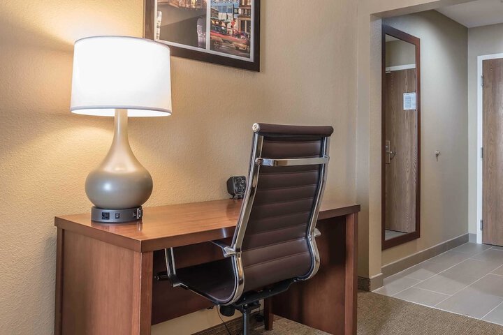 Suite 2 Queen Beds (2 of 17)