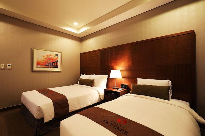 Room 19 of 32