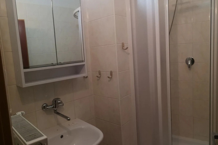 Room 5 of 14
