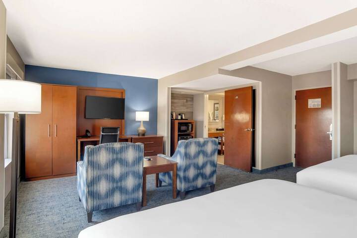 1 King Bed Suite (19 of 21)