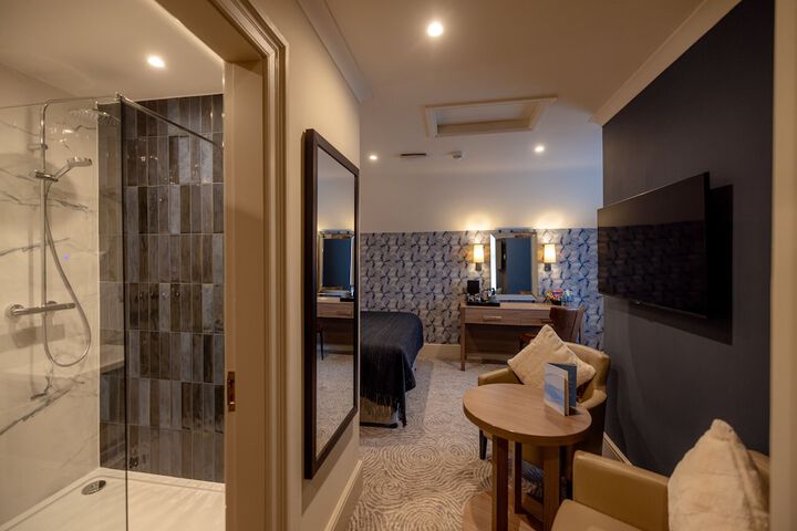 Room 5 of 50
