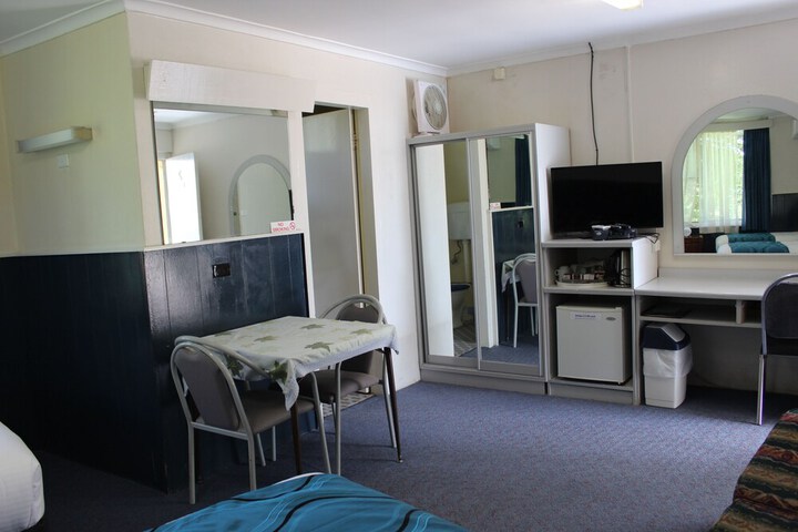 Room 22 of 48