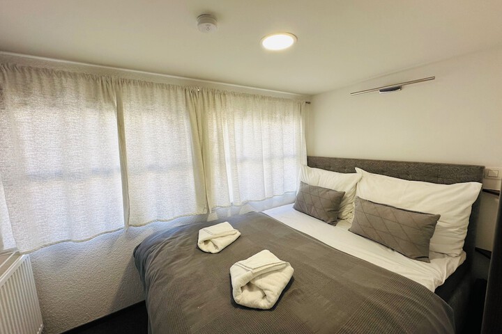 Room 41 of 167