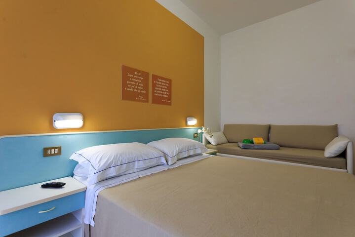 Room 5 of 55