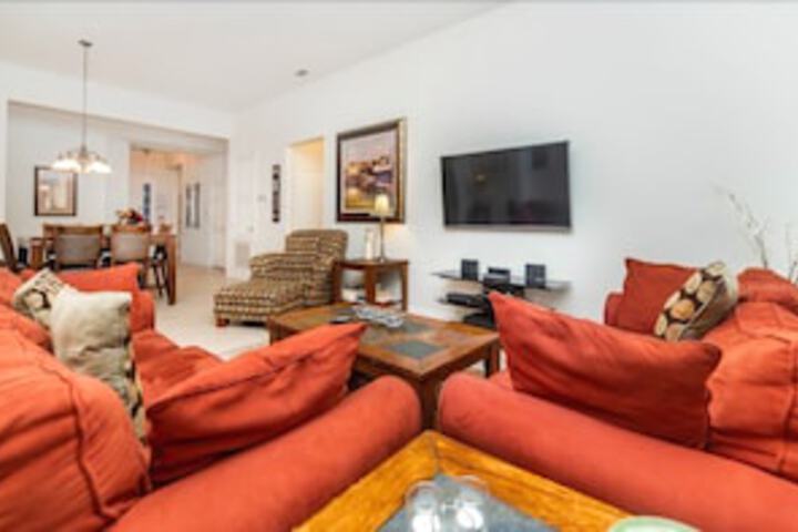 5 Bedroom 5 Bath Pool Home in Windsor Hills Near Disney