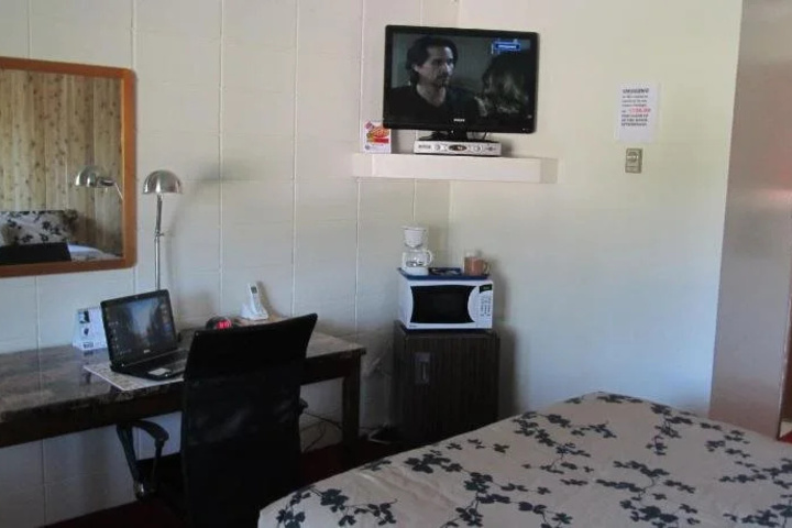 Room 5 of 16