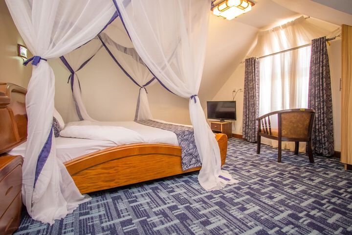 Room 12 of 39
