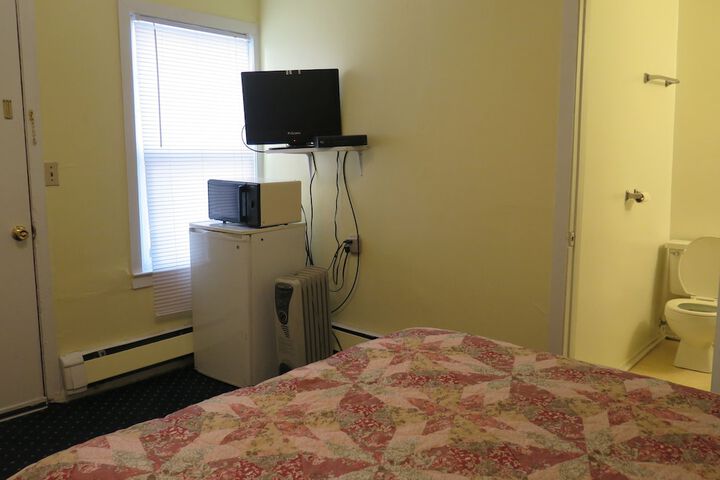 Room 32 of 38
