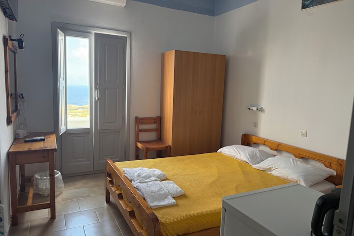 Room 4 of 74