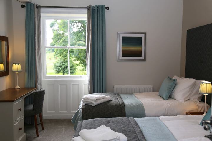 Room 2 of 13