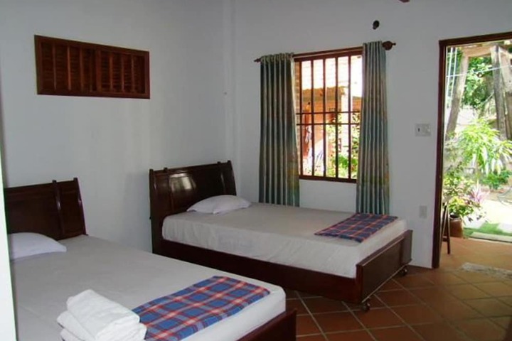 Room 7 of 79