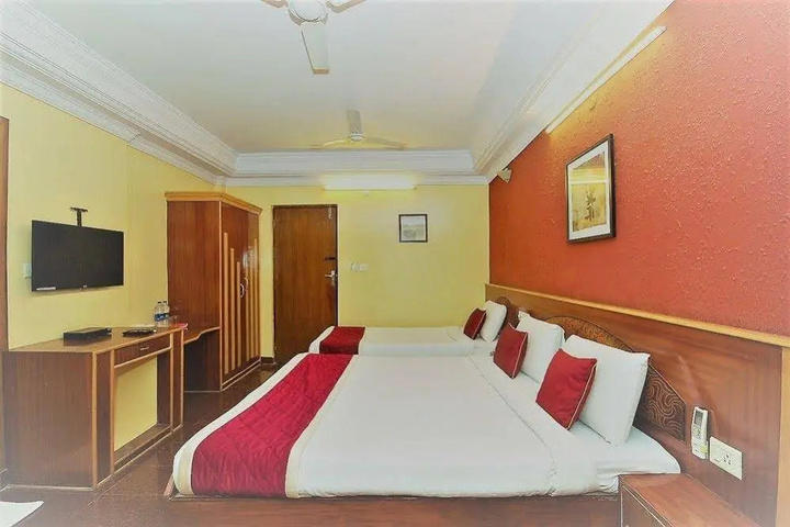 Room 2 of 8
