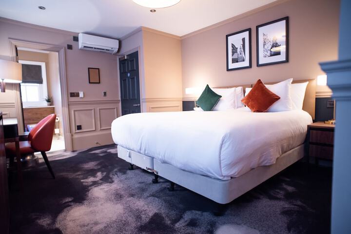 Room 3 of 72