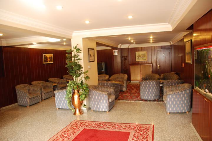 Guest Lobby