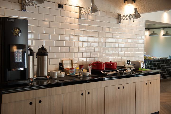 Breakfast/Coffee Service 164 of 213