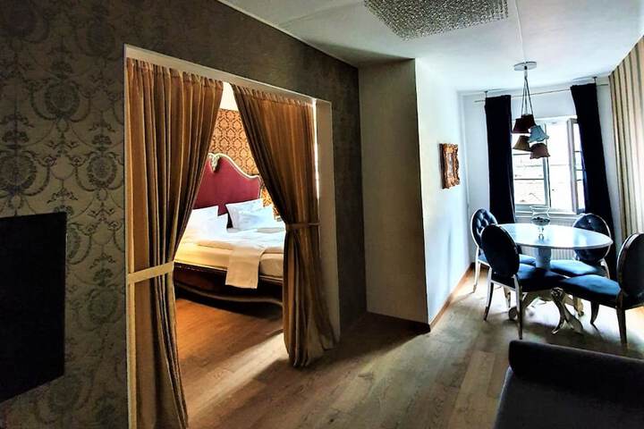 Room 6 of 22