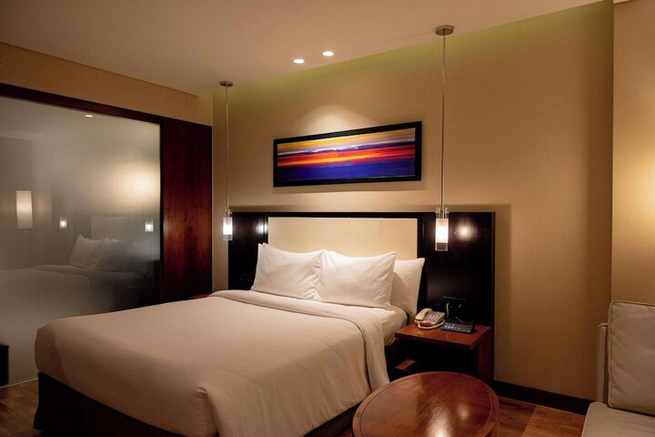 Room 30 of 100