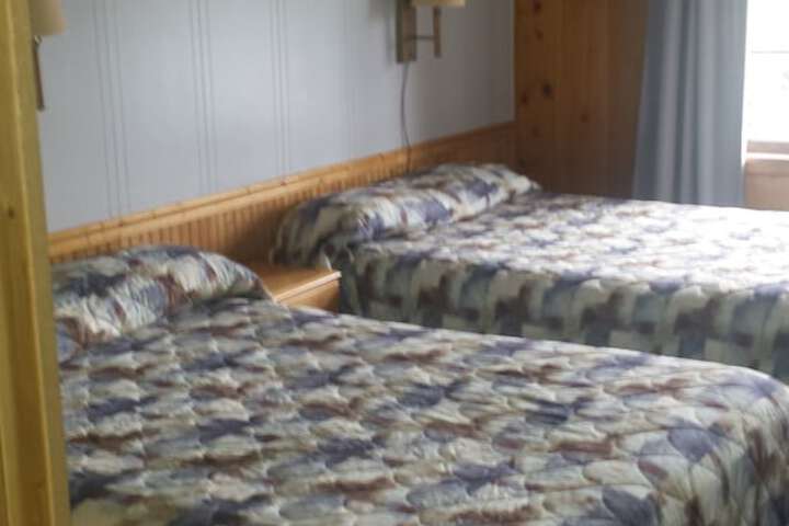 Room 8 of 33