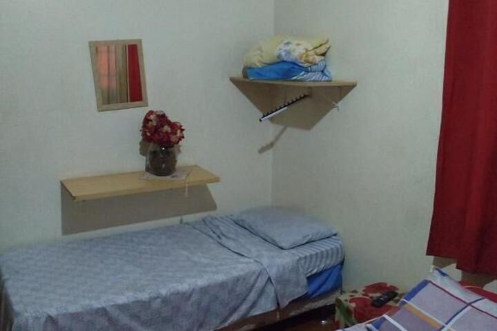 Room 9 of 13