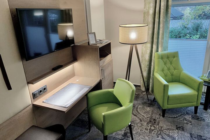 Room 40 of 102
