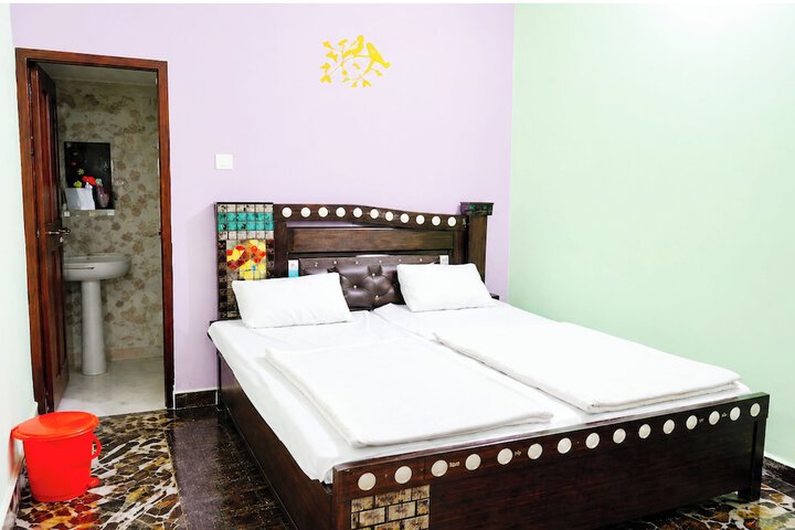 Room 2 of 6
